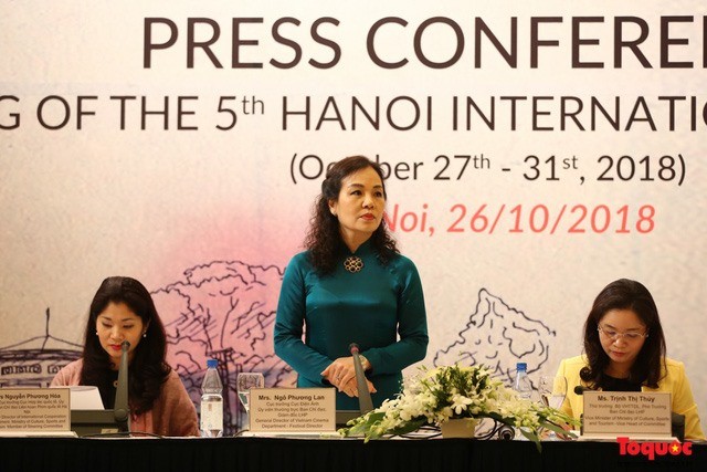 Ngo Phuong Lan, chairwoman of the Cinema Department, speaks at the press conference for the film festival. Photo toquoc.vn