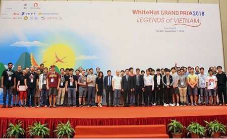 The awards ceremony of WhiteHat Grand Prix 2018 in the Vietnam National Convention Center in Hanoi. Photo by T.B