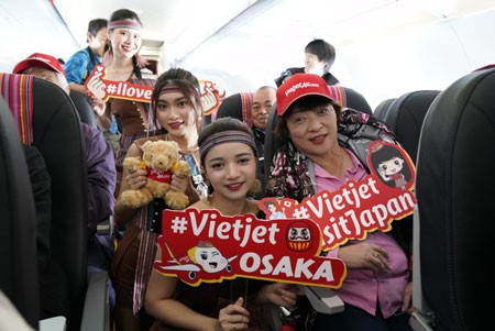 Japan's Kansai Airport welcomes first direct flight from Vietnam