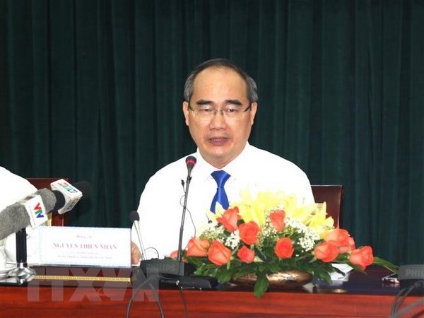  Secretary of the municipal Party Committee Nguyen Thien Nhan at the meeting with the press (Photo: VNA)