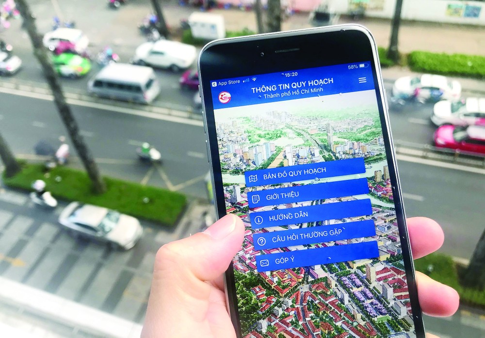 HCMC government agencies widely use apps for admin reform, management