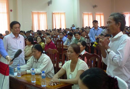 At a meeting with farmers in Dong Thap ( Photo: SGGP)