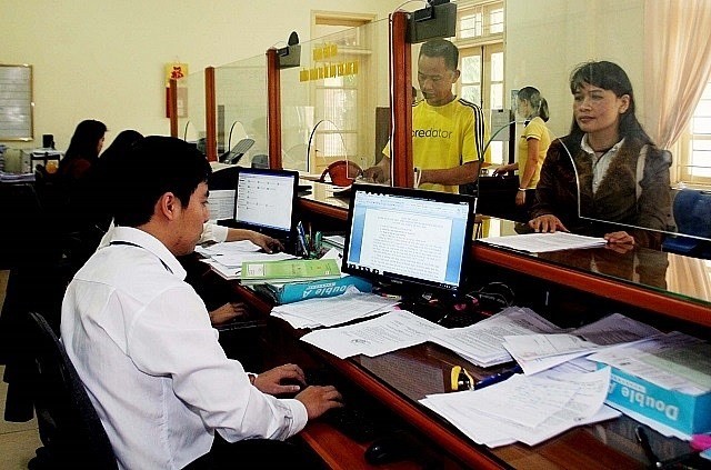 The Ministry of Home Affairs (MoHA) is collecting opinions on a new law which would amend a number of articles of the Law on Cadres and Civil Servants (2008) and the Law on Public Employees (2010).(Source: phapluatxahoi.vn)