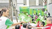 HCMC attempts to cut use of non-biodegradable plastic bags