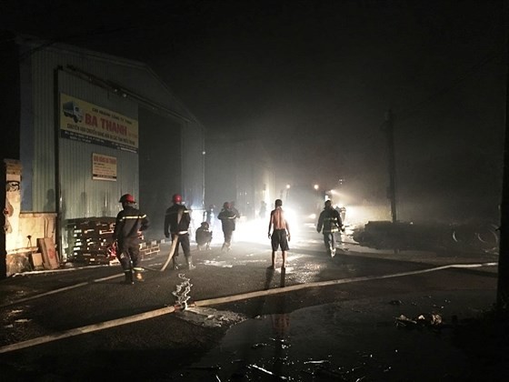No casualties in lubricant warehouse fire in district 12 reported