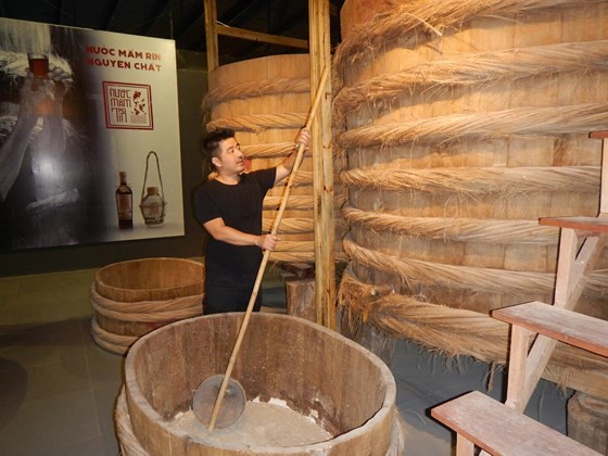 A fish sauce vat in the museum (Photo: SGGP)