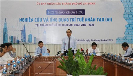 Secretary of the HCMC Party Committee Nguyen Thien Nhan delivers his speech in the conference. (Photo by Vietnam News Agency)