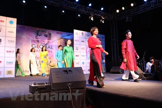 Vietnam’s Ao Dai introduced at global fashion event in India