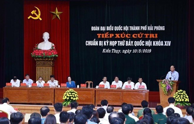 Prime Minister Nguyen Xuan Phuc speaks at the working session. (Photo: VNA)