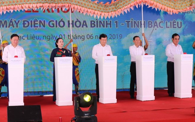 At the groundbreaking ceremony of Hoa Binh 1 wind power plant (Source: congluan.vn)