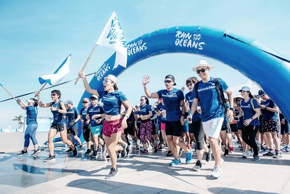 “Run for the Oceans” attracts hundreds of people