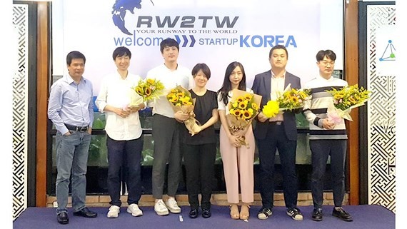 Vietnamese startups connect with peers in world