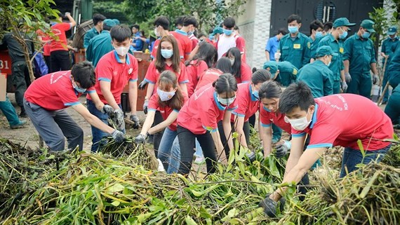 Young people in HCMC join environmental protection activities