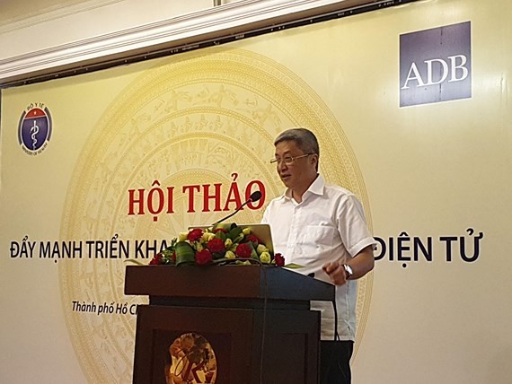  Deputy Health Minister Nguyen Truong Son at a seminar  (Photo: SGGP)
