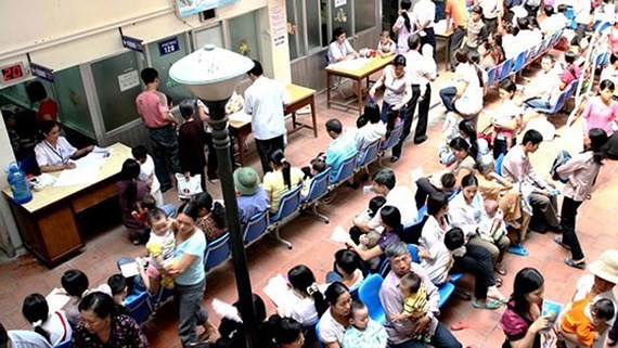 Two people killed, many hospitalized in North, Central Vietnam's scorching heat