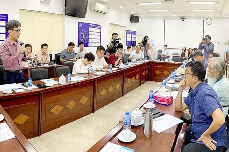 DoST and scientists, businesses discuss the construction of a new Innovative Startup Center in HCMC. Photo by T.Ba