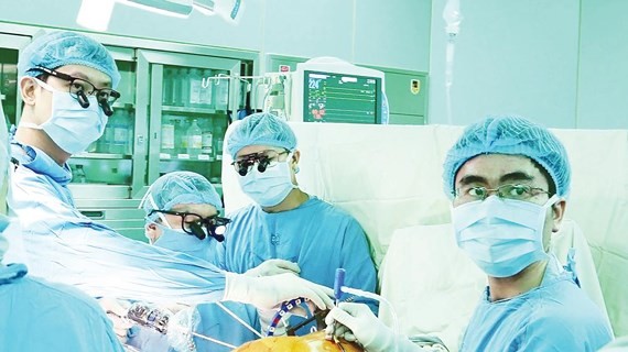 Surgeons of Medical UNiversity Hospital perform a liver transplant (Photo: SGGP)