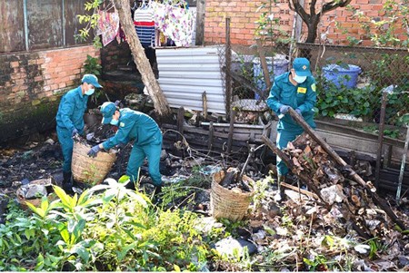 Waste cleaning activity in District 7 of HCMC. Photo by Viet Dung