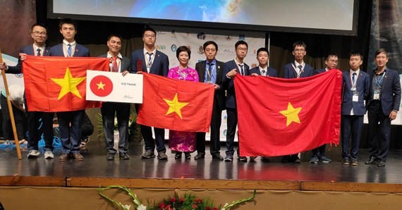 All eight Vietnamese contestants at the 13th International Olympiad on Astronomy and Astrophysics (IOAA) are students from the Hanoi – Amsterdam High School for the Gifted. (Photo: SGGP)
