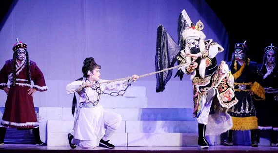 HCMC launches shows of Hat Boi for tourists
