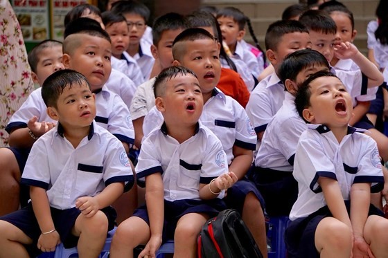 First graders at the first day of the new school year (Photo: SGGP)