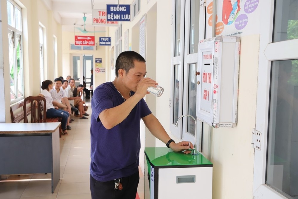 Patients and their family members have started using the WASH-FIT facilities in Ly Nhan district hospital in Ha Nam Province (Photo: WHO)