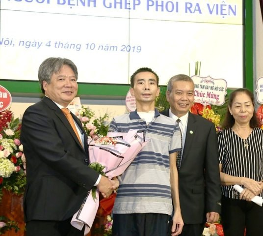 An emotional Khuong thanks the many doctors, nurses and other healthcare professionals in the transplant unit who had given her a new lease of life as well as the organ donor who had made it all possible (Photo: SGGP)