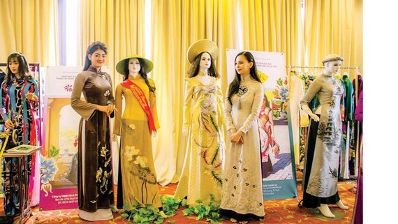 First Institute of Vietnamese costumes established