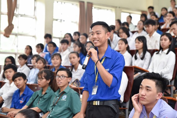 Students eligible to ask for US$107 monthly (Photo: SGGP)