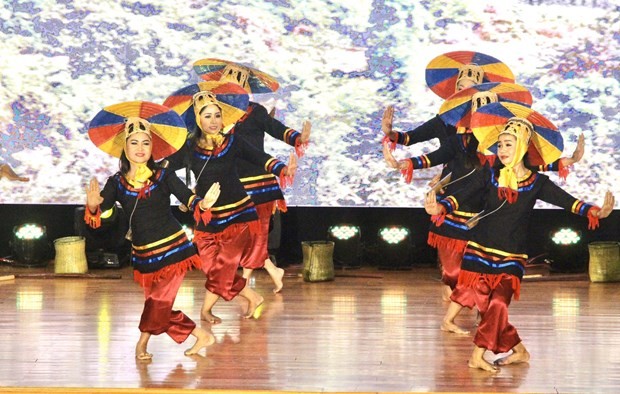 A performance by Cambodian artists at the programme in Long Xuyen city, An Giang province, on November 21 (Photo: VNA)