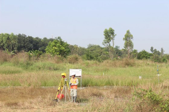 Experts monitor the area where to carry out the project (Photo: SGGP)