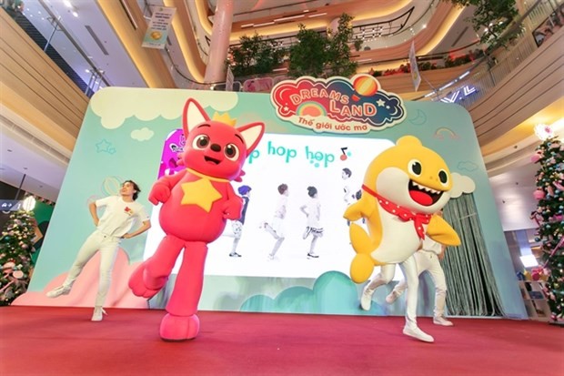 The beloved Dou-PinkFong and Baby Shark are coming to HCM City, offering local children a chance to sing and dance with the popular characters. (Photo courtesy of organiser)
