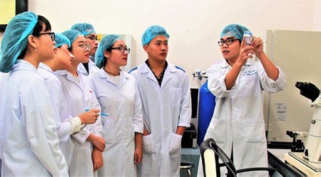 Researchers working in the International University under the Vietnam National University – HCMC. (Photo: SGGP)