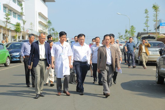 Medical officials in Dak Lak are checking prevention task in the province (Photo: SGGP)