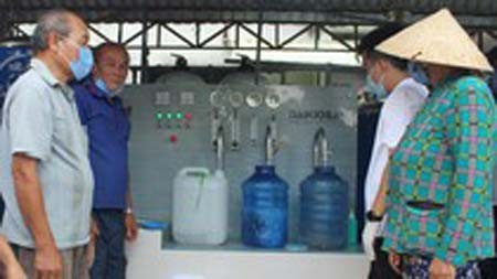Freshwater filter system formally launched in Ben Tre Province