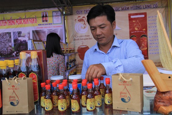 Nam O Fish sauce products are displayed (Photo: SGGP)