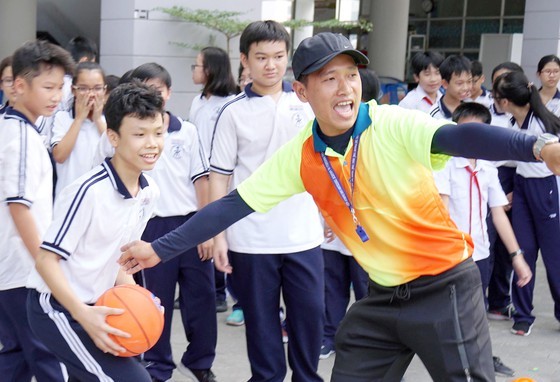 Students of Tran Dai Nghia High School for gifted students in Ho Chi Minh City in a sport class (Photo: SGGP)