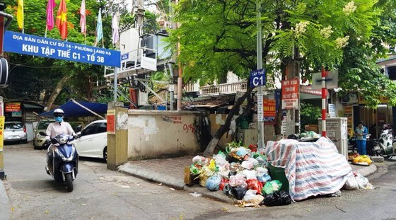Hanoi polluted with pile of garbage