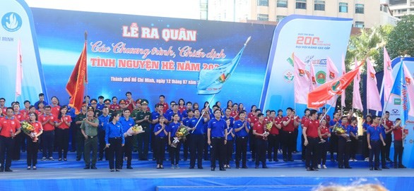 At the launching ceremony of the summer volunteer campaign in Ho Chi Minh City (Source: https://tuoitre.vn/)