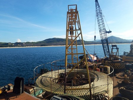 The submarine power cable to Nhon Chau Island Commune was successfully activated at 16:34pm on August 18, 2020. (Photo: SGGP)
