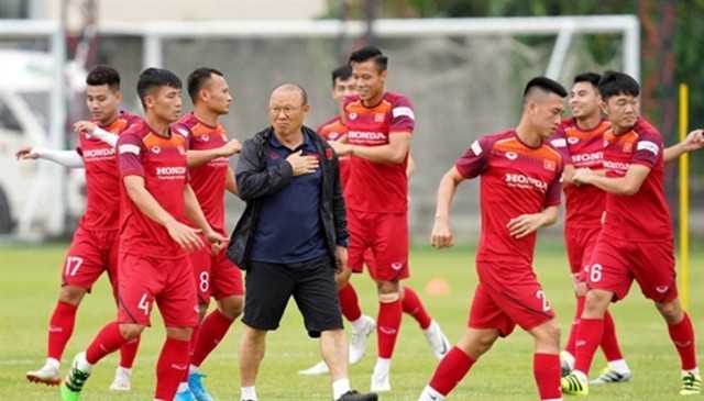 Vietnam national team train under the watchful eye of coach Park Hang-seo. — Photo thethao247.vn