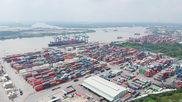 A port in HCMC ( Photo: SGGP)