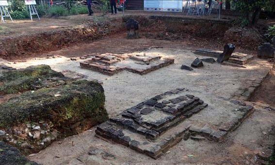 Part of a Cham tower's foundation in the Cham Phong Le archaeological site (Photo: VNA)