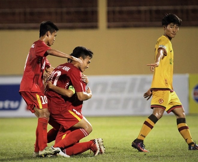 U19 Vietnam celebrates after beating Gwangju of South Korea in the final match of the 2017 International U19 Football Tournament on April 22 (Photo: bongda.com.vn)