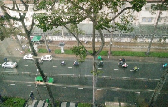 Heavy rain and thunderstorm will hit Ho CHi Minh City and southern provinces in the evening