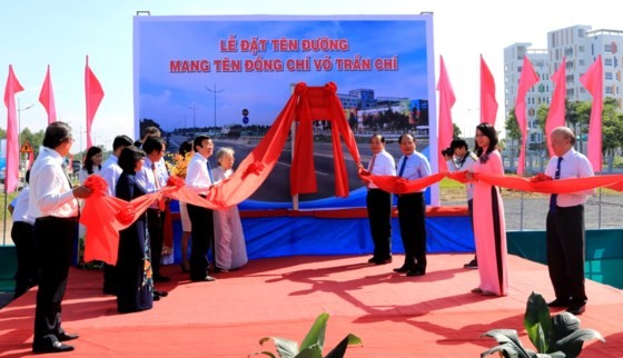 Leaders of departments and agencies of the city and Long An attend in the road- naming ceremony. (Photo:SGGP)