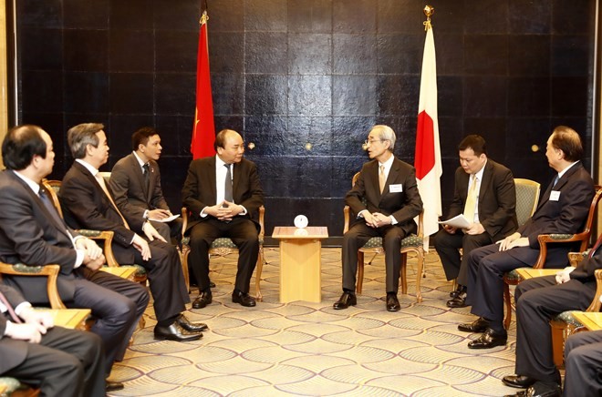 Prime Minister Nguyen Xuan Phuc meets with representatives of major Japanese enterprises on June 5 (Photo: VNA)