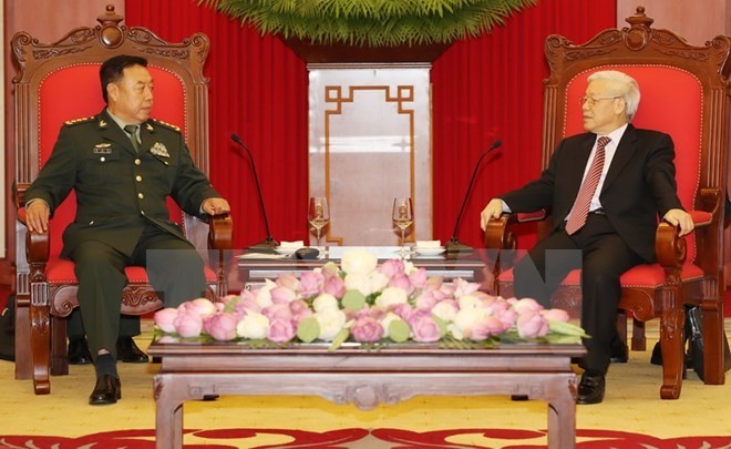 Party General Secretary Nguyen Phu Trong (R)receives Chinese Politburo member and Vice Chairman of the Central Military Commission Fan Changlong (Photo: VNA). 