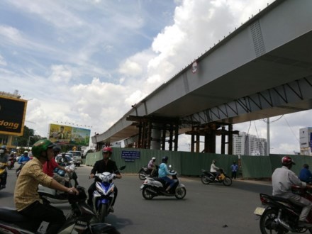 New two flyovers approaching into Tan Son Nhat Airport will be put into the operation. 