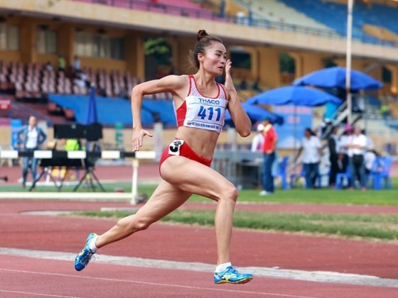 Quach Thi Lan wins one silver medal in the women’s 400 meters 